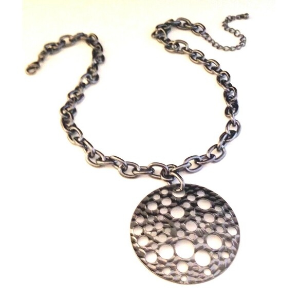 New Boutique Statement Necklace Hammered Hematite Tone Pendant 6F - Picture 3 of 5